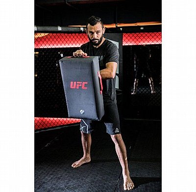 ���� ����� ������� ������ ������� UFC