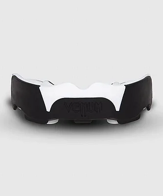 ��� ������ Venum Predator Mouthguard
